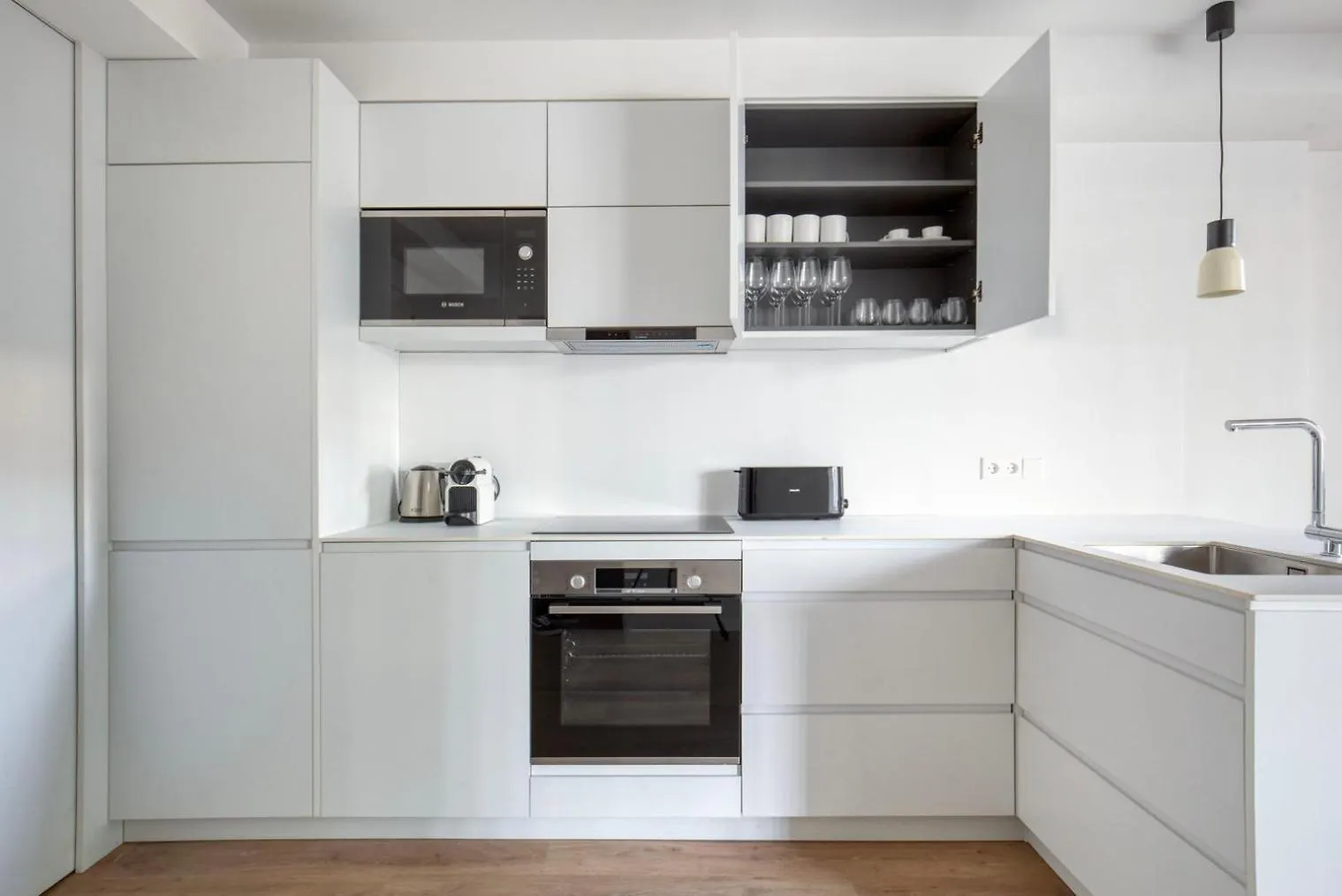 Blueground Sarria Doorman Fresh Renovation Bcn-120 Apartment Barcelona