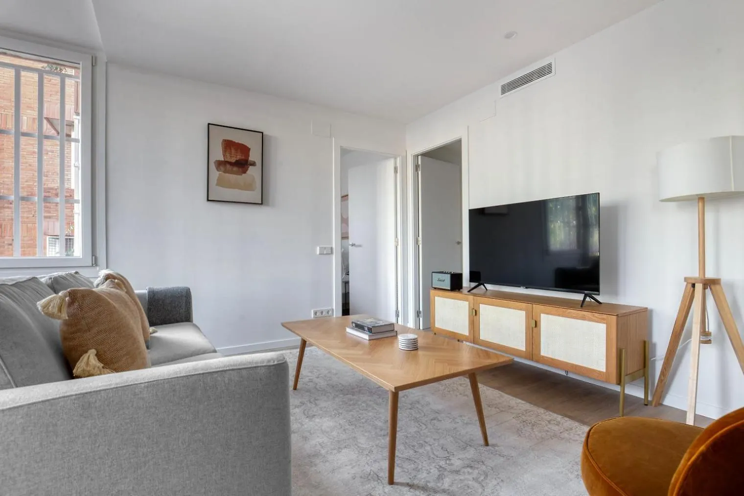 Blueground Sarria Doorman Fresh Renovation Bcn-120 Apartment Barcelona