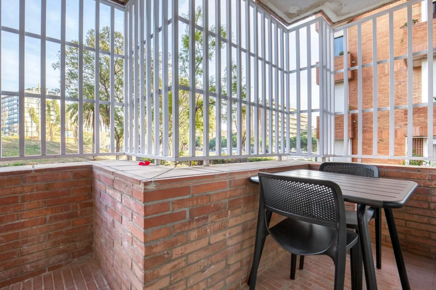 Blueground Sarria Doorman Fresh Renovation Bcn-120 Apartment Barcelona