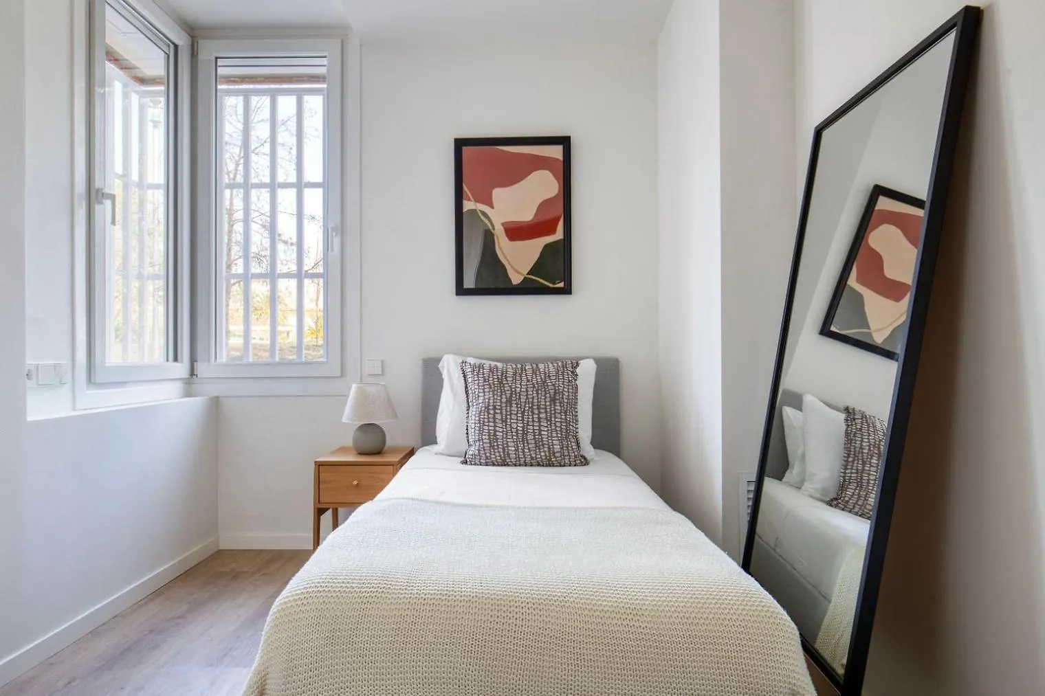 Blueground Sarria Doorman Fresh Renovation Bcn-120 Apartment Barcelona