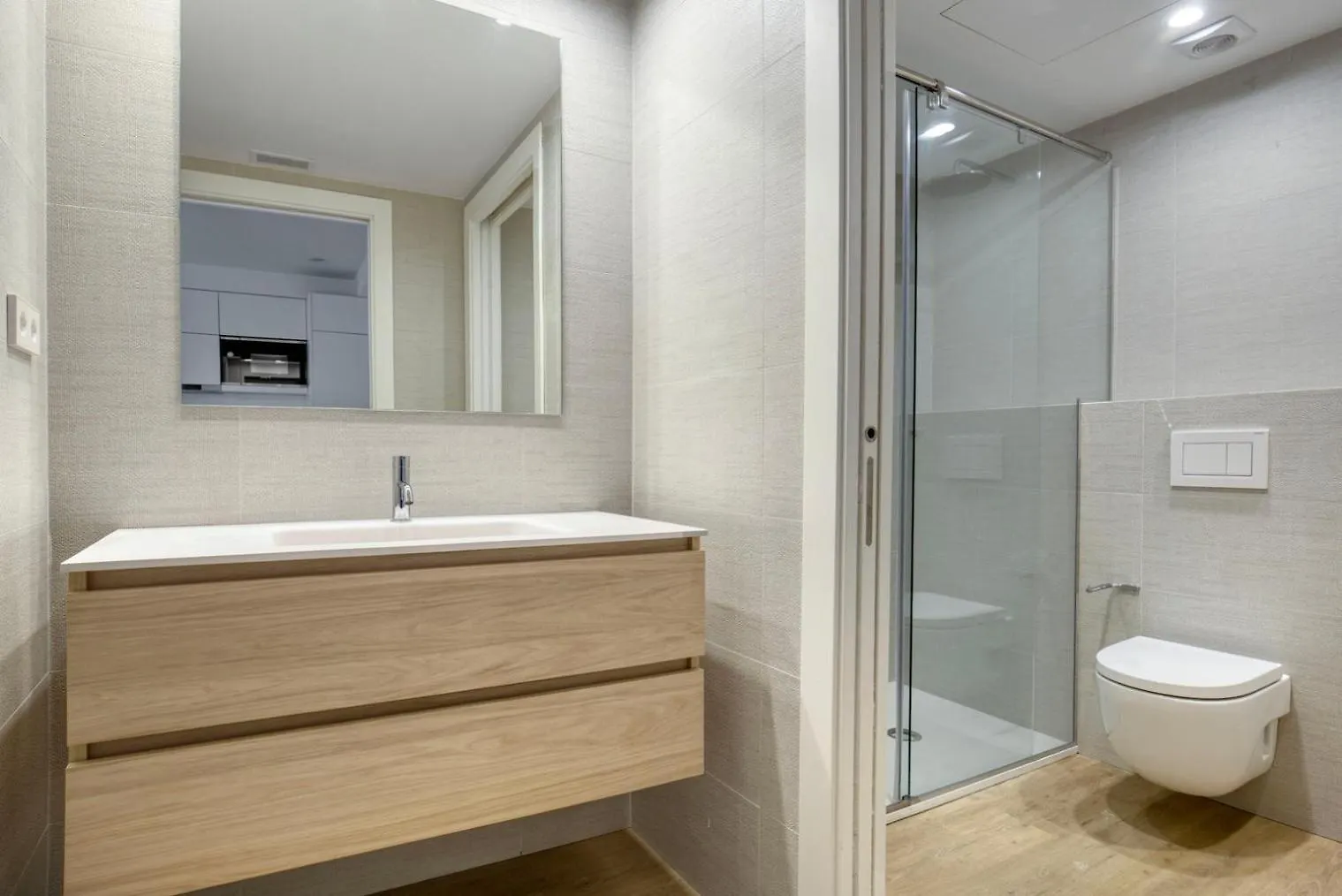 Blueground Sarria Doorman Fresh Renovation Bcn-120 Apartment Barcelona