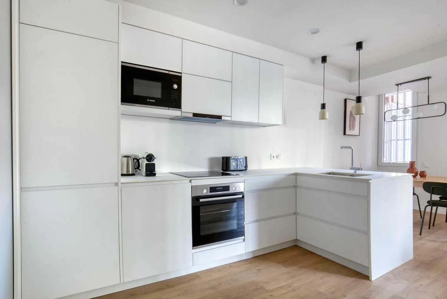 Blueground Sarria Doorman Fresh Renovation Bcn-120 Apartment Barcelona