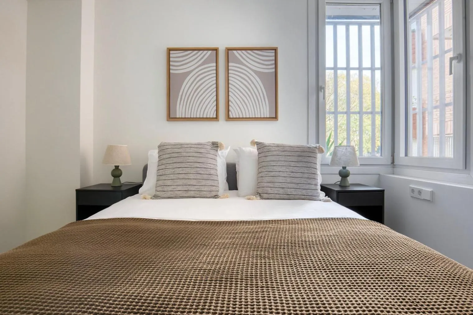 Blueground Sarria Doorman Fresh Renovation Bcn-120 Apartment Barcelona 0*,  Spain